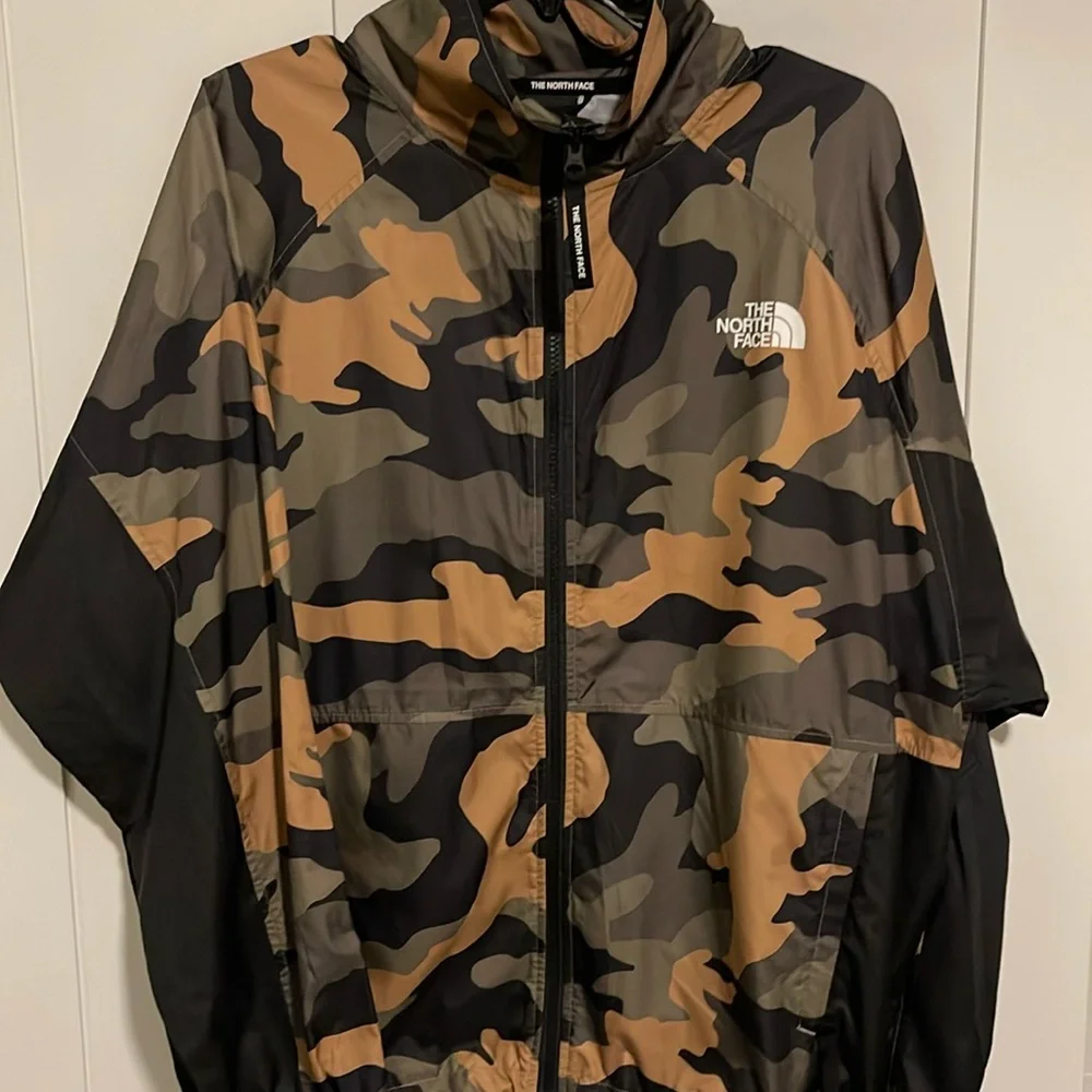 The North Face women’s camo zip up - Picture 1 of 3